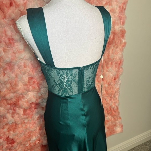 Miss Circle New York Teal Green Slip Gown 🧜🏼‍♀️💚 - Picture 9 of 11